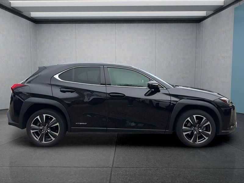 Gebraucht Lexus UX 184 PS (135 kW) 2022 Schwarz SUV