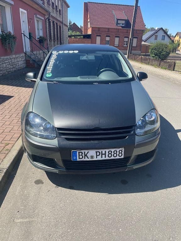 Grün Gebraucht 2004 VW Golf IV Comfortline Limousine | 950 € (Fairer Preis) - Bild 1/4