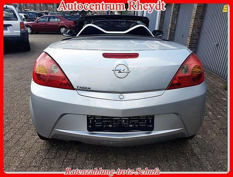 Gebraucht Opel Tigra 90 PS (66 kW) 2004 Silber Cabrio