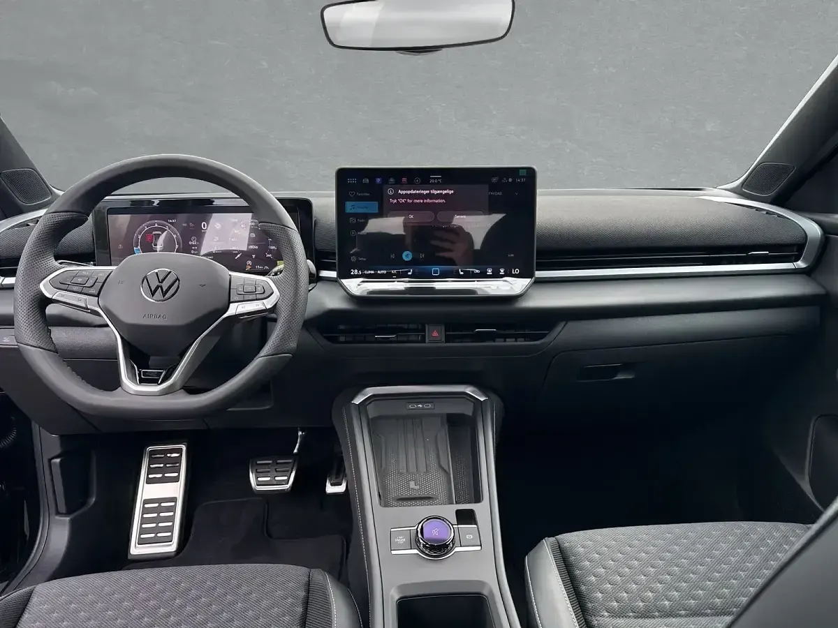 Neu VW T-Roc R-line 150 PS (110 kW) 2026 Andere SUV