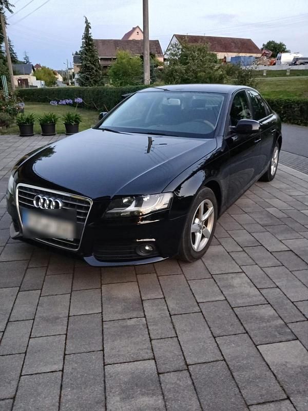 Schwarz Gebraucht 2010 Audi A4 Limousine | 5.000 € (Superpreis) - Bild 1/3