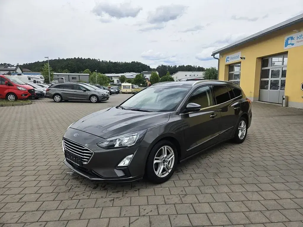 Gebraucht Ford Focus 120 PS (88 kW) 2020 Grau Limousine