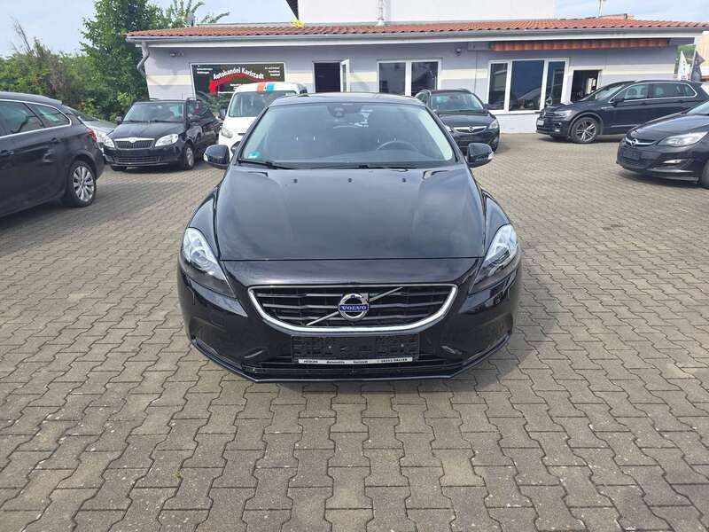 Black sapphire Gebraucht 2013 Volvo V40 Kinetic Kombi | 8.900 € (Guter Preis) - Bild 1/4
