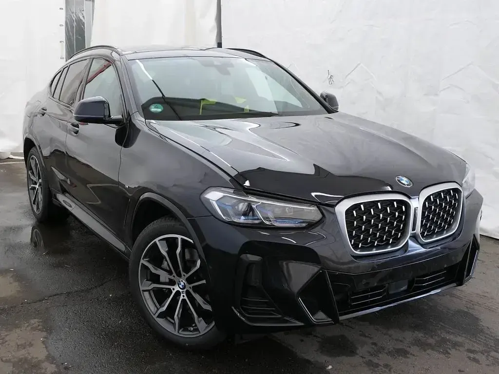 Gebraucht BMW X4 Efficient Dynamics 286 PS (210 kW) 2025 Schwarz SUV