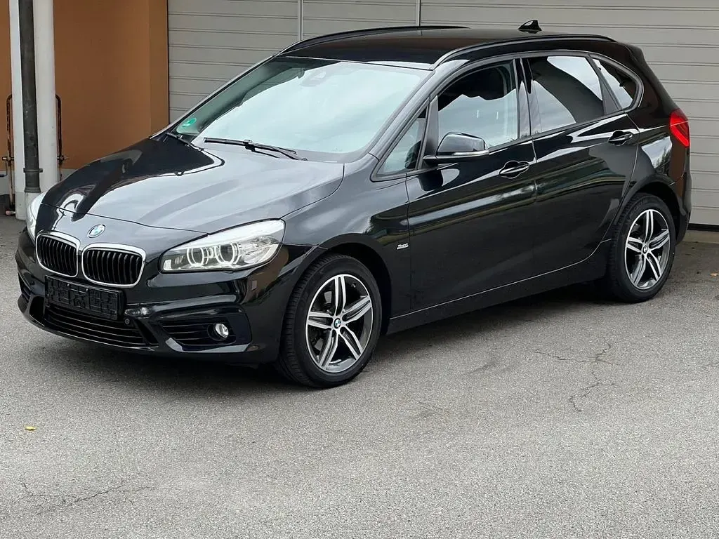 Gebraucht BMW 218 Active Tourer Sport Line 150 PS (110 kW) 2015 Schwarz Van / Kleinbus