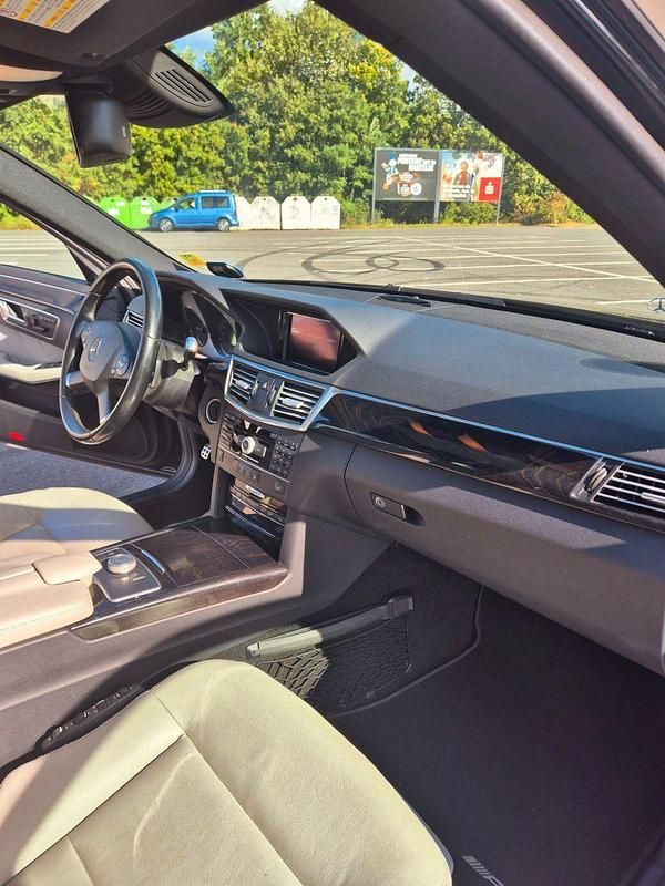 Gebraucht Mercedes E350 AMG 231 PS (169 kW) 2010 Schwarz Kombi