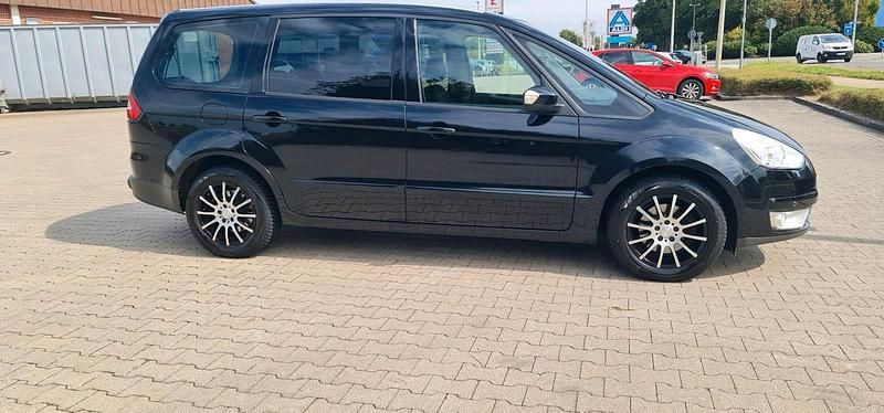 Gebraucht Ford Galaxy Trend 140 PS (102 kW) 2009 Schwarz Van / Kleinbus