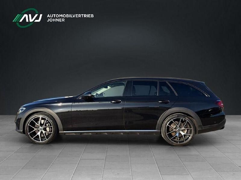 Gebraucht Mercedes E400 330 PS (242 kW) 2022 Schwarz Limousine