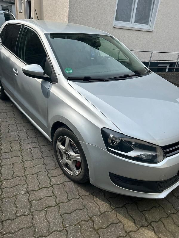 Gebraucht VW Polo 90 PS (66 kW) 2011 Silber Kleinwagen