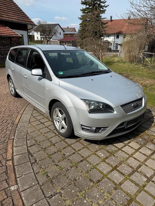Używany Ford Focus 136 KM (100 kW) 2007 Srebrny Kombi