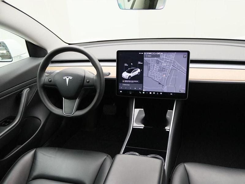 Gebraucht Tesla Model 3 Standard Range 225 kW (306 PS) 2020 Weiß Limousine