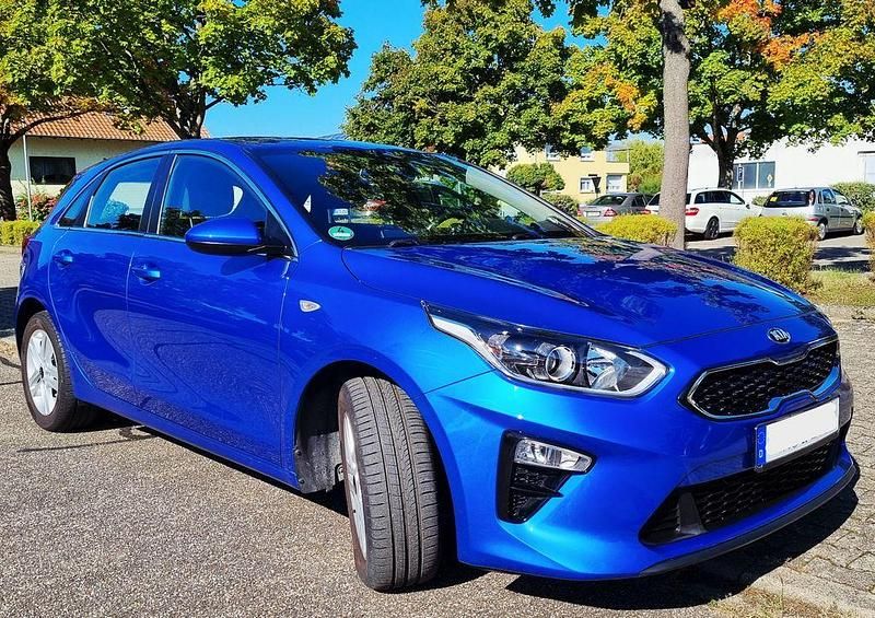 Blau Gebraucht 2020 Kia Ceed 2 Limousine | 16.800 € (Fairer Preis) - Bild 1/4