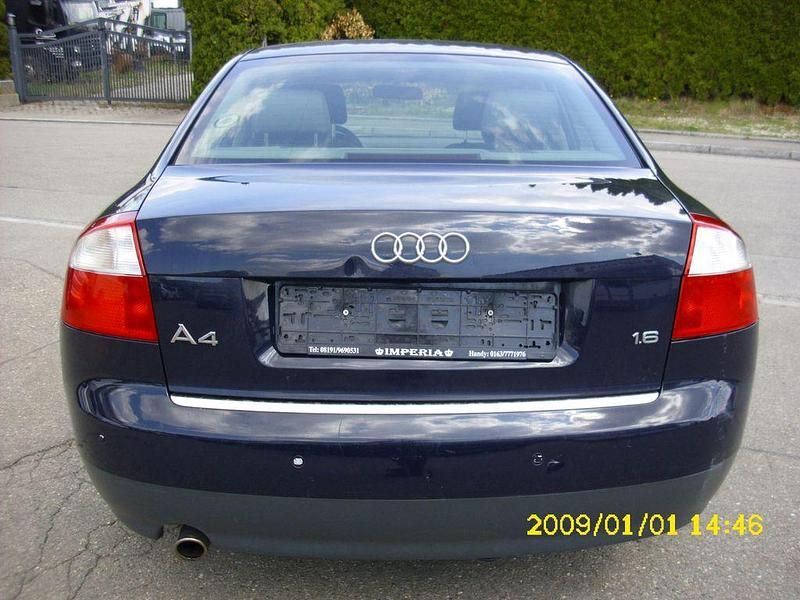 Gebraucht Audi A4 102 PS (75 kW) 2003 Blau Limousine