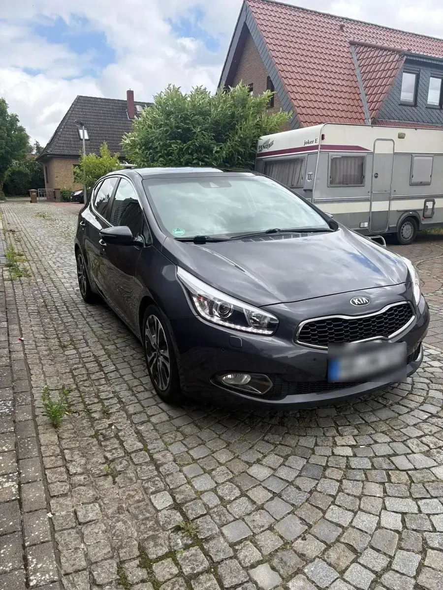 Gebraucht Kia Ceed 123 PS (90 kW) 2013 Grau Kleinwagen