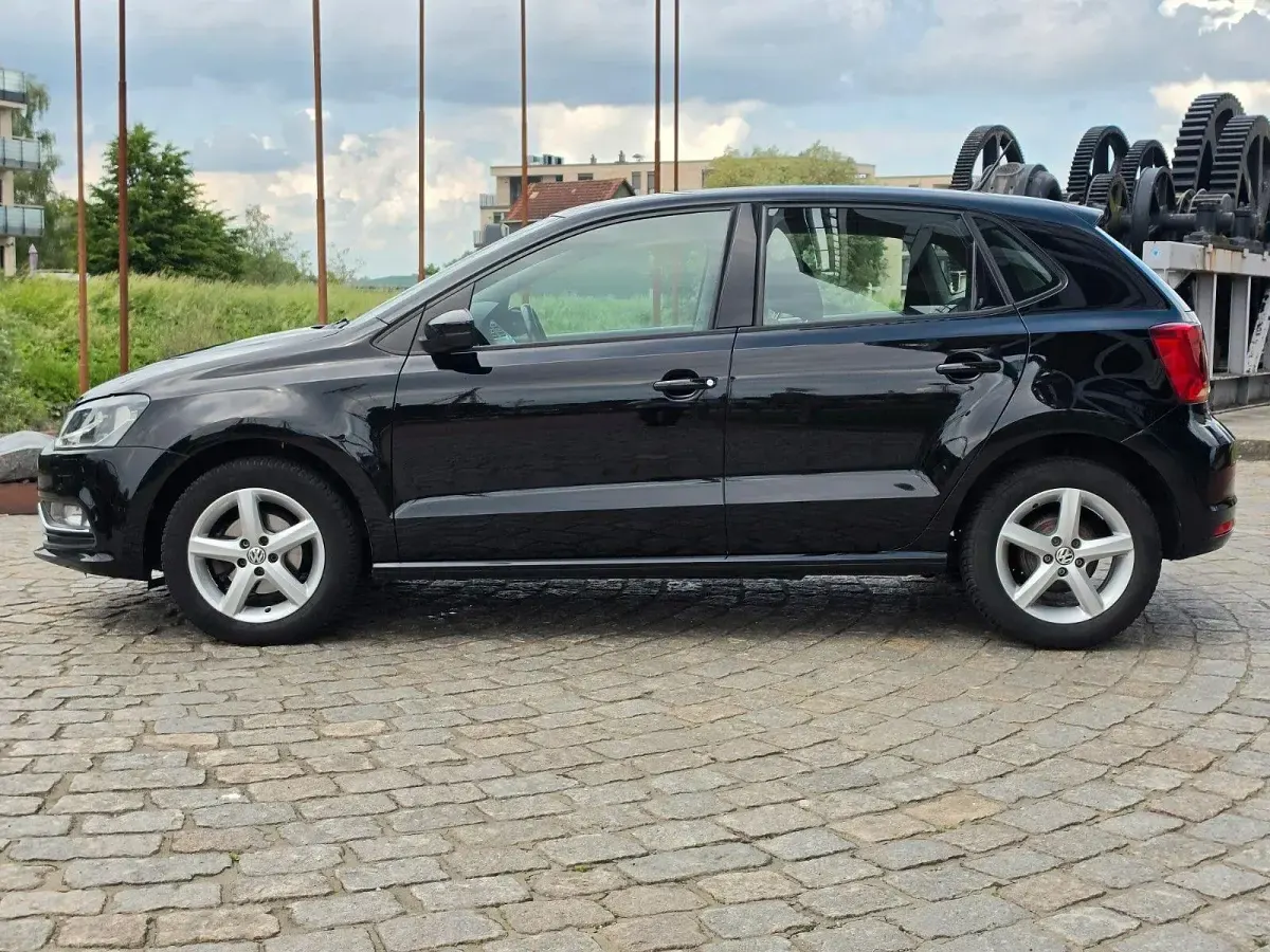 Gebraucht VW Polo 75 PS (55 kW) 2014 Schwarz Kleinwagen