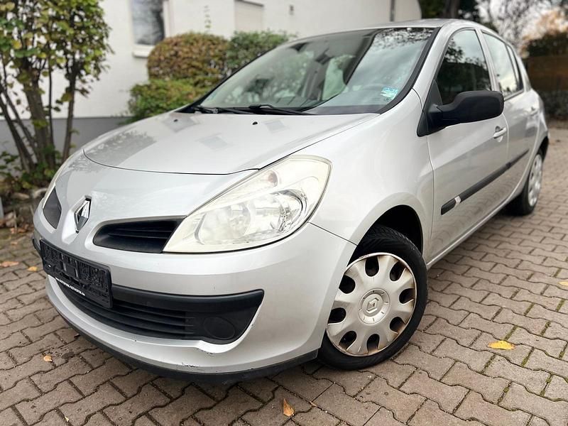 Gebraucht Renault Clio II 75 PS (55 kW) 2008 Silber Kleinwagen