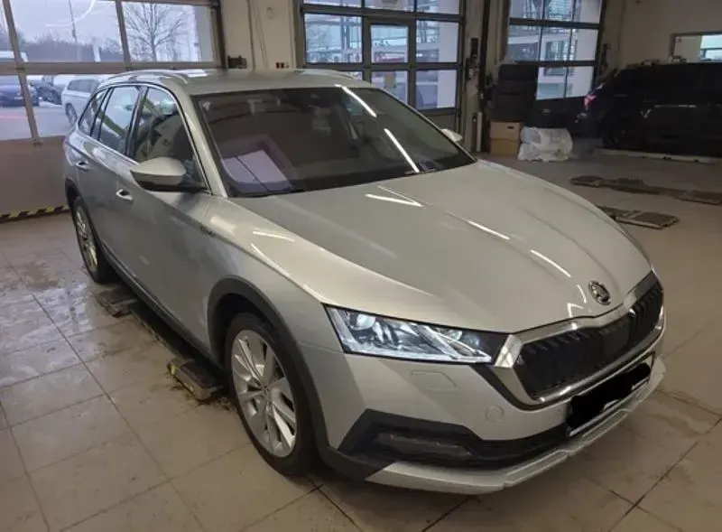 Gebraucht Skoda Octavia Scout 150 PS (110 kW) 2023 Silber Kombi