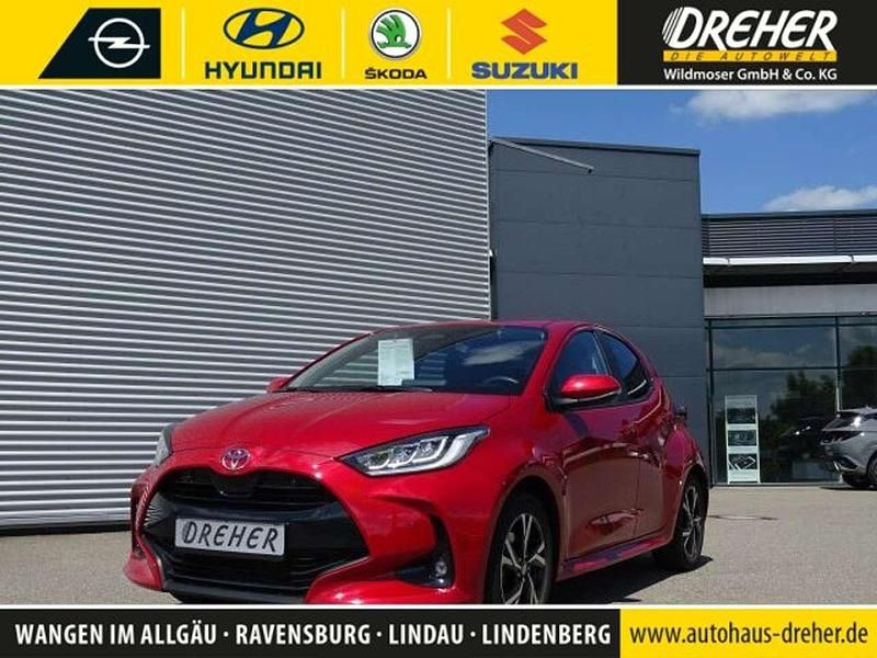 Emotional red Gebraucht 2024 Toyota Yaris Hybrid Style Kleinwagen | 22.589 € (Fairer Preis) - Bild 1/4