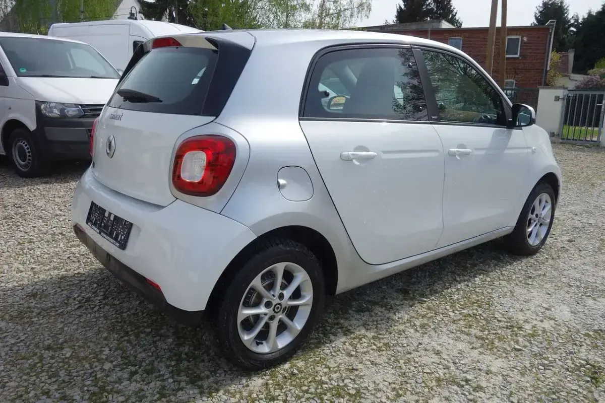 Gebraucht Smart ForFour 90 PS (66 kW) 2018 Graphitegrau metallic Kleinwagen