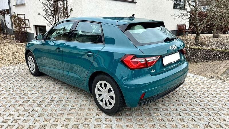 Grün Gebraucht 2019 Audi A1 Sportback Advanced Kleinwagen | 16.950 € (Fairer Preis) - Bild 1/4