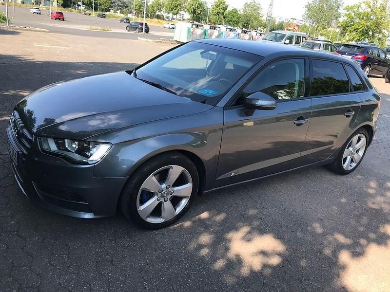 Gebraucht Audi A3 Ambiente 150 PS (110 kW) 2016 Grau Limousine