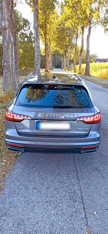 Gebraucht Audi A4 150 PS (110 kW) 2021 Grau Kombi