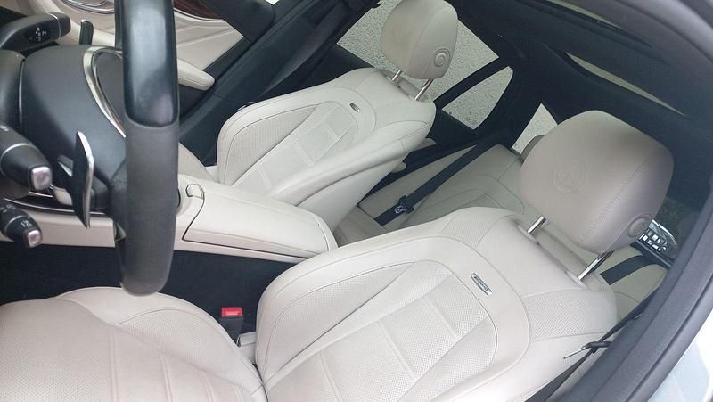 Grau Gebraucht 2018 Mercedes E63S AMG AMG Limousine | 54.899 € - Bild 1/4
