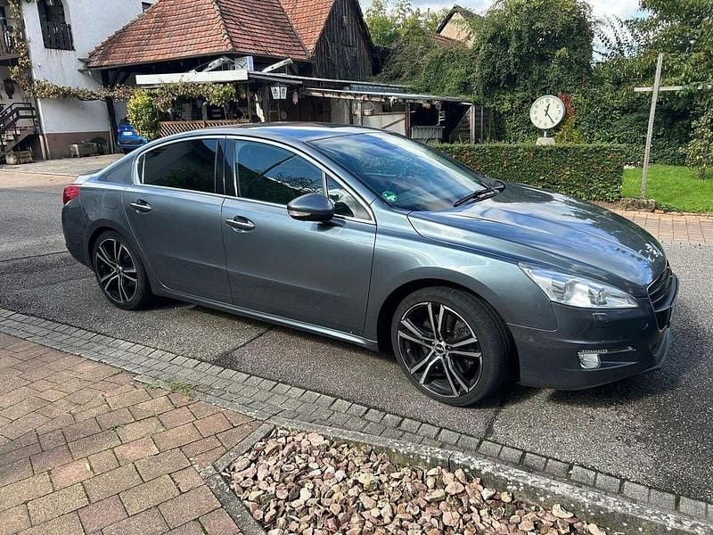Grau Gebraucht 2013 Peugeot 508 GT Limousine | 7.400 € (Fairer Preis) - Bild 1/4