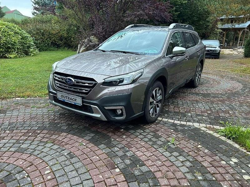 Braun (brilliant bronze) Gebraucht 2023 Subaru Outback Platinum SUV | 38.900 € (Teuer) - Bild 1/4