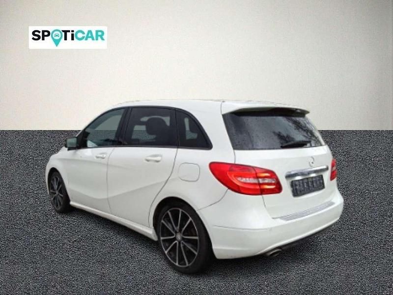 Gebraucht Mercedes B200 136 PS (100 kW) 2014 Calcitweiss/zirrusweiss Van / Kleinbus