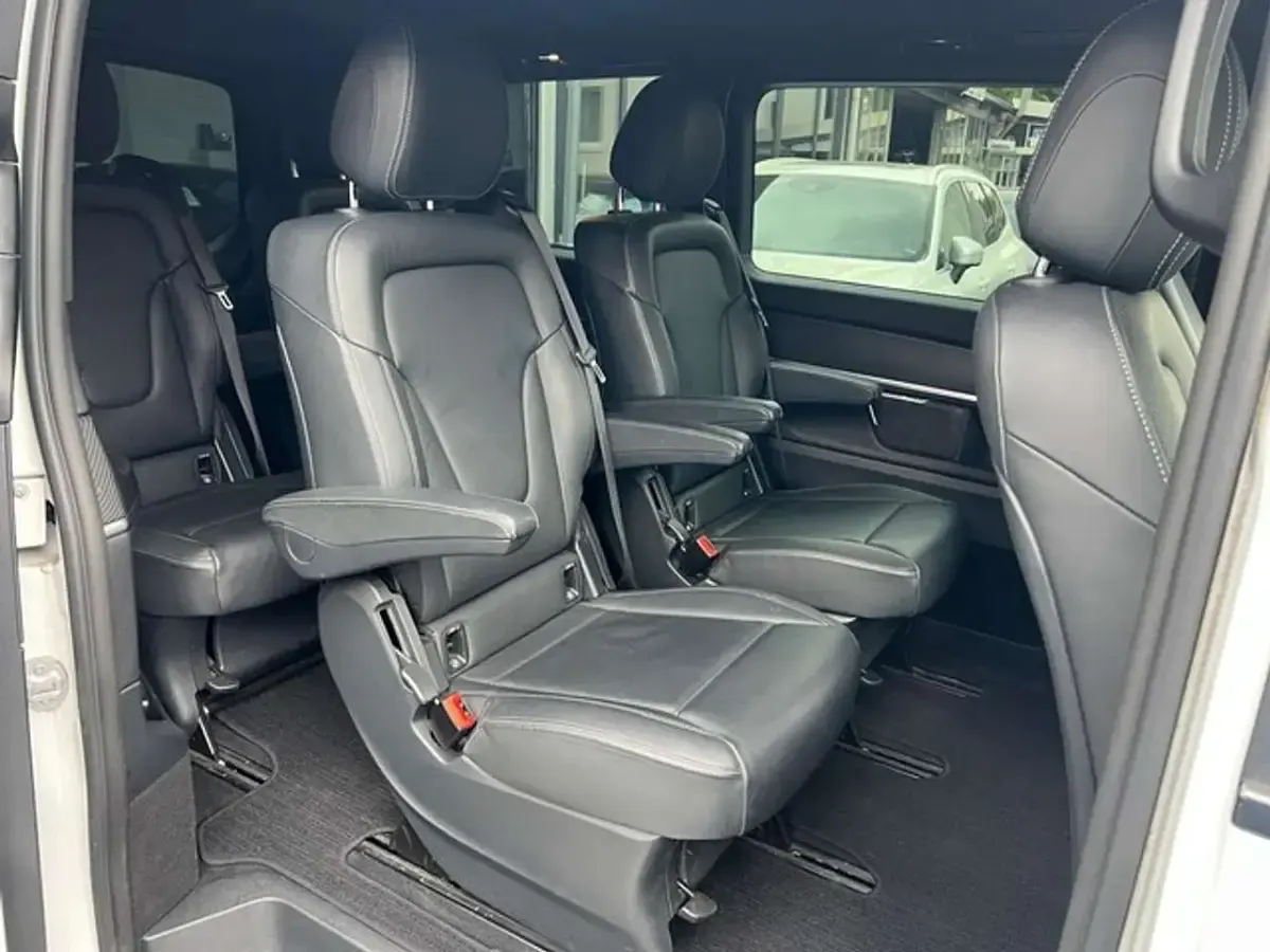 Gebraucht Mercedes V250 AMG 190 PS (139 kW) 2018 Bergkristallweiss Van / Kleinbus