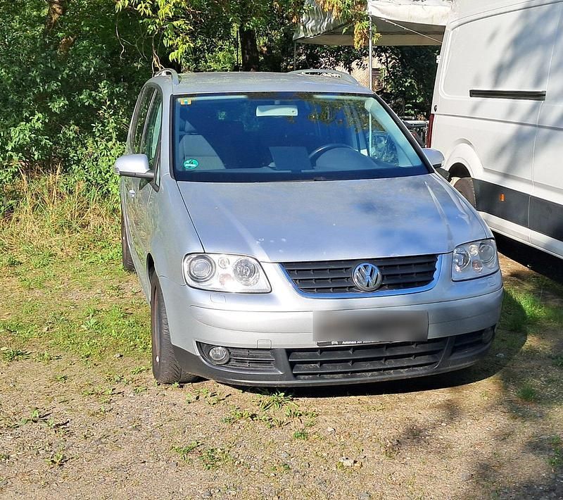 Silber Gebraucht 2006 VW Touran Van / Kleinbus | 800 € (Superpreis) - Bild 1/4