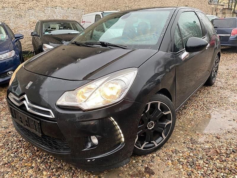 Schwarz Gebraucht 2010 Citroën DS3 So Chic Kleinwagen | 1.950 € (Superpreis) - Bild 1/4
