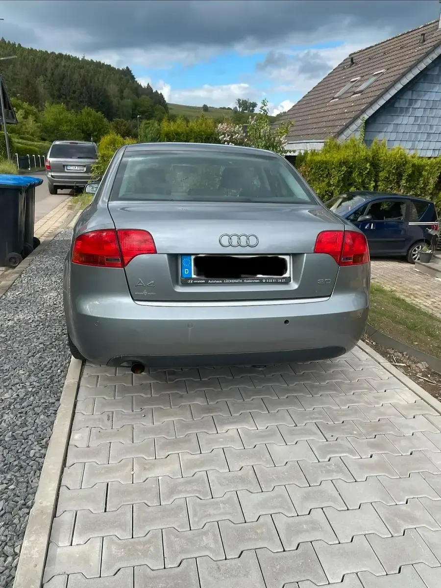 Gebraucht Audi A4 130 PS (95 kW) 2006 Silber Limousine