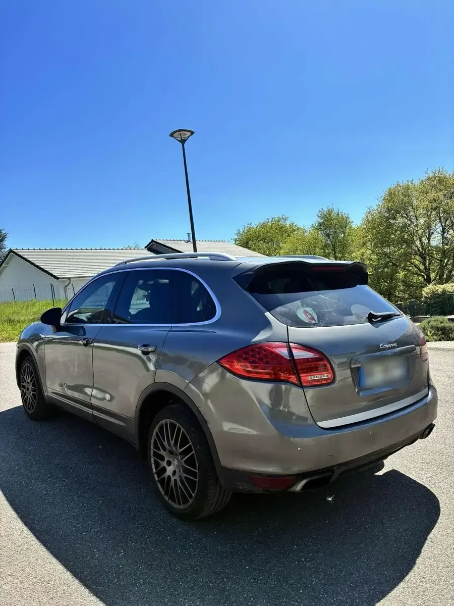 Gebraucht Porsche Cayenne 245 PS (180 kW) 2011 Grau SUV