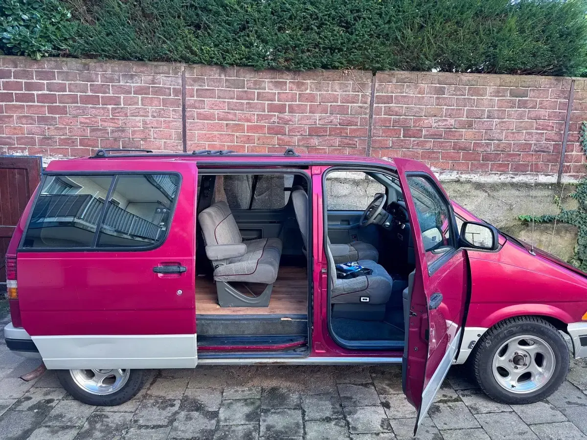Gebraucht Ford Aerostar XLT 145 PS (106 kW) 1992 Rot Van / Kleinbus