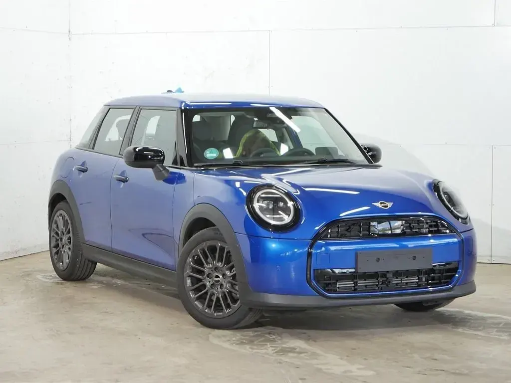 Używany Mini Cooper Classic 114 kW (156 KM) 2025 Niebieski Hatchback