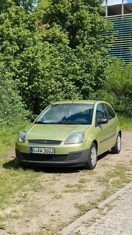 Gelb Gebraucht 2006 Ford Fiesta Kleinwagen | 2.000 € (Fairer Preis) - Bild 1/4