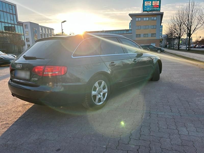 Gebraucht Audi A4 143 PS (105 kW) 2010 Grau Kombi