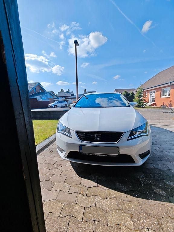 Weiß Gebraucht 2014 Seat Leon FR Limousine | 5.200 € (Guter Preis) - Bild 1/4