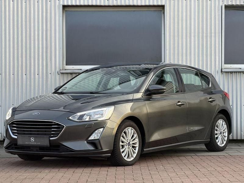 Gebraucht Ford Focus Titanium 125 PS (91 kW) 2019 Magneticgrau (metallic) Limousine