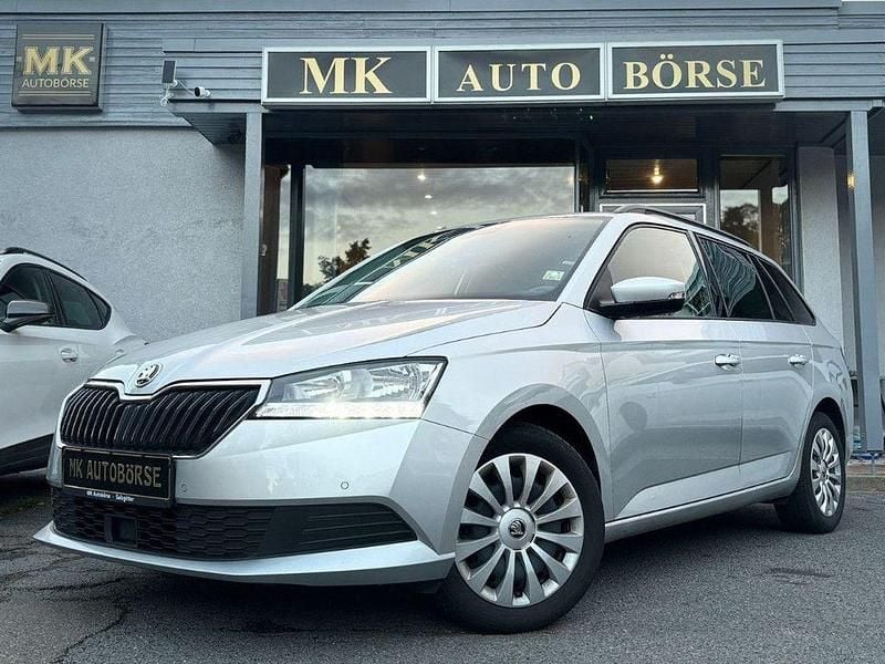 Stribrna brilliant/ brilliants Gebraucht 2021 Skoda Fabia Kombi | 11.890 € (Guter Preis) - Bild 1/4