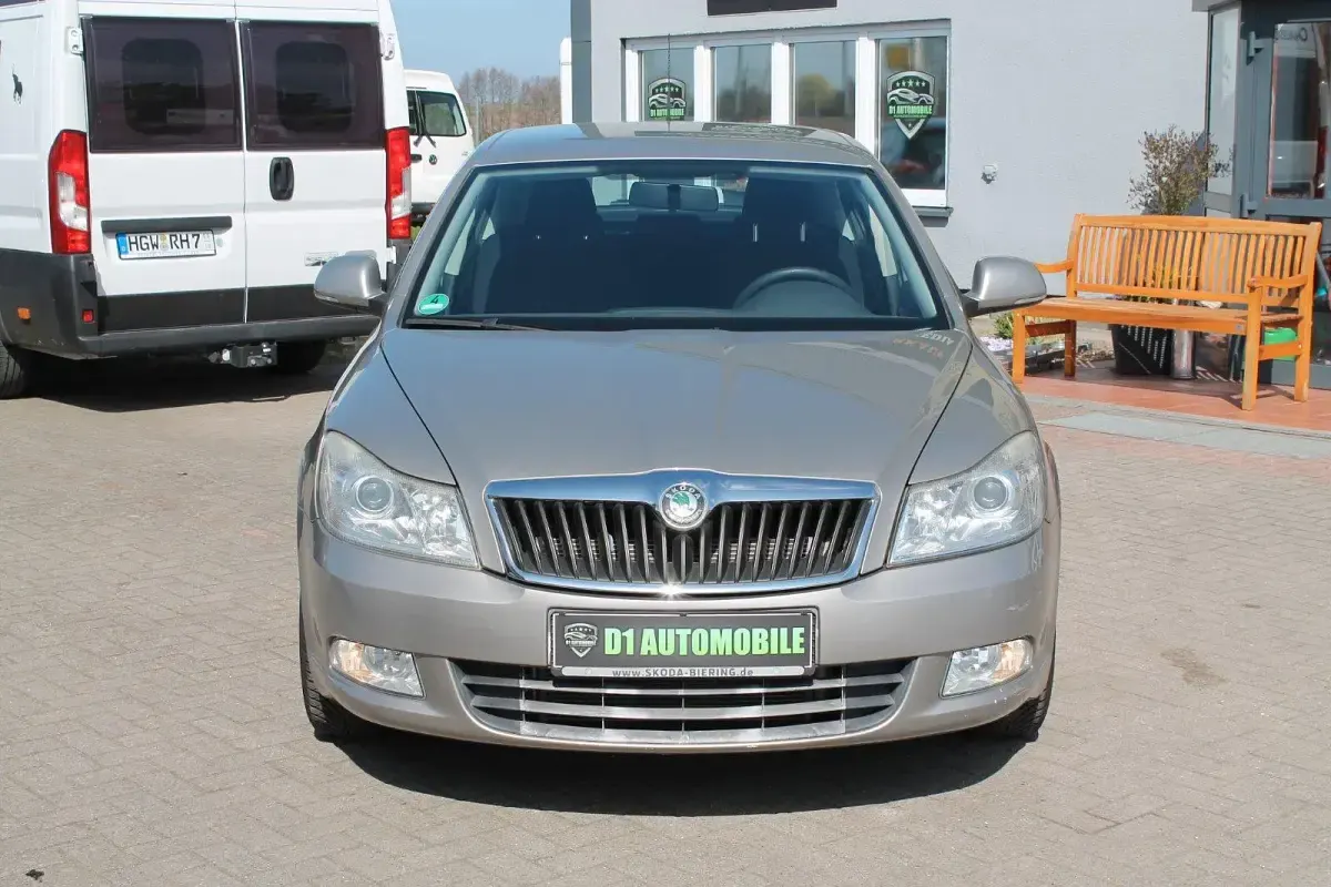 Gebraucht Skoda Octavia 122 PS (89 kW) 2009 Beige Limousine
