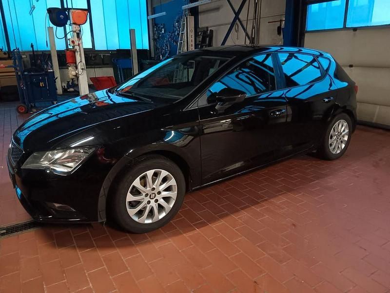 Schwarz Gebraucht 2016 Seat Leon Style Limousine | 6.990 € (Guter Preis) - Bild 1/4