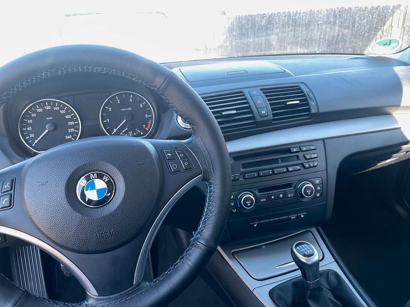 Schwarz Gebraucht 2008 BMW 116 Kleinwagen | 3.500 € - Bild 1/4