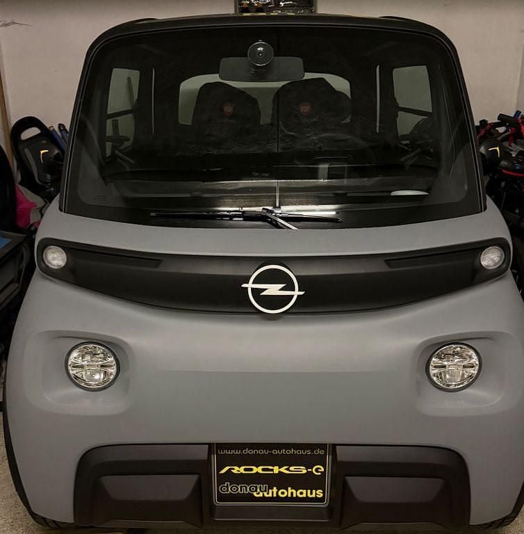 Grau Neu 2025 Opel Rocks-e Rocks Kleinwagen | 8.800 € - Bild 1/4