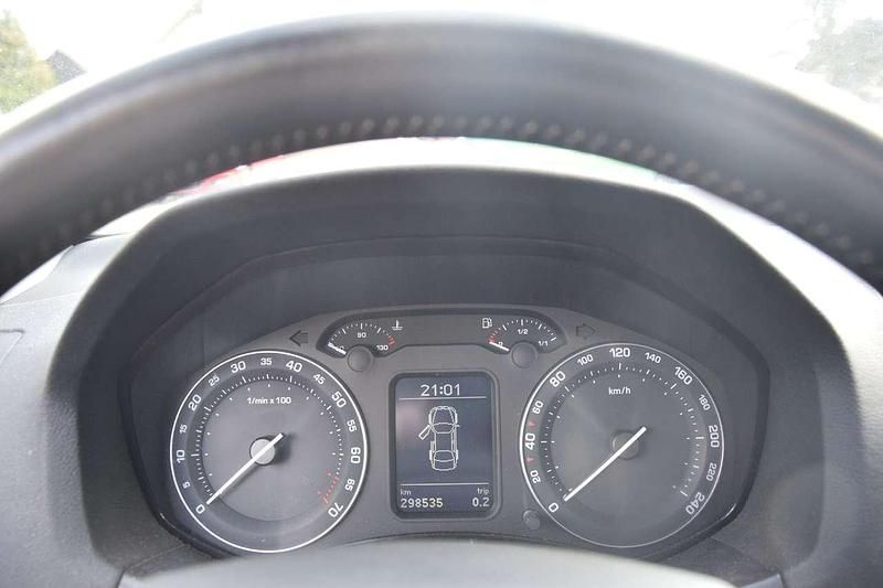 Gebraucht Skoda Octavia Elegance 116 PS (85 kW) 2005 Saharabeige metallic Limousine