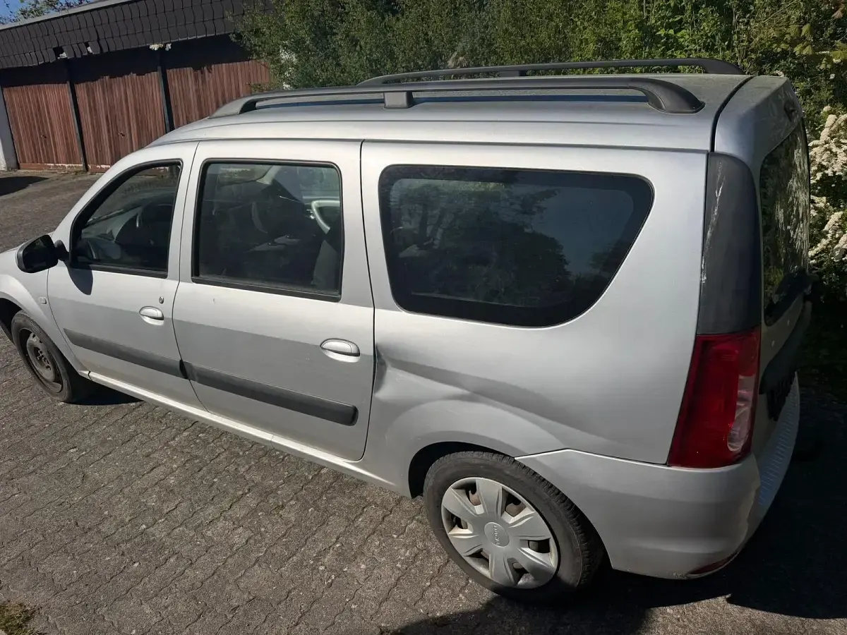 Second-hand Dacia Logan 105 CP (77 kW) 2012 Argintiu Berlinǎ