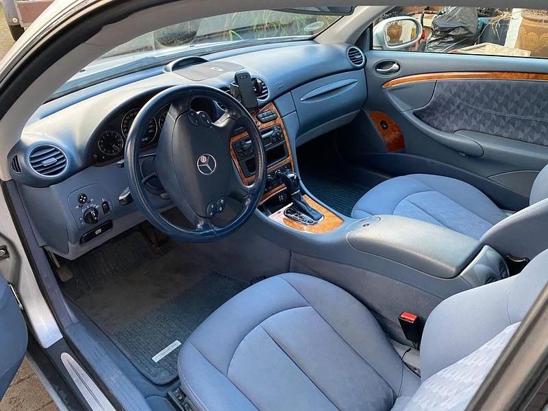 Gebraucht Mercedes CLK200 163 PS (119 kW) 2003 Silber Coupé