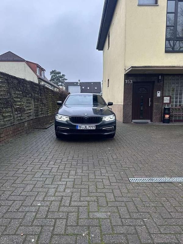 Gebraucht BMW 530e Luxury Line 184 PS (135 kW) 2020 Grau Limousine